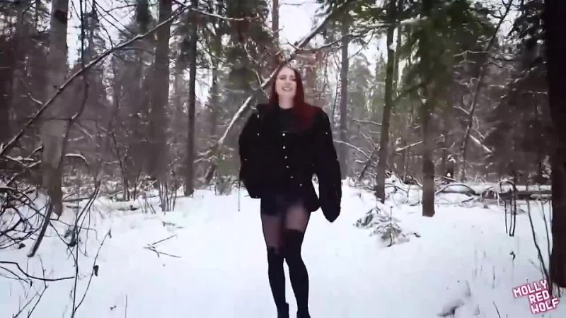 Голые девушки в лесу