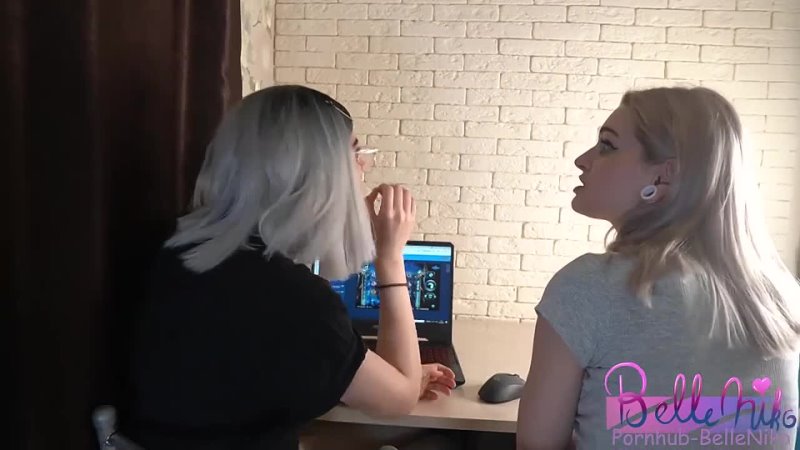 Жену и ее подругу в жопу - смотреть русское порно видео онлайн