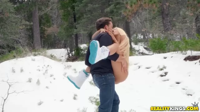 Порно видео секс на снегу смотреть онлайн бесплатно