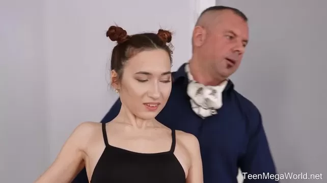 Порно видео балерины сперма в жопе