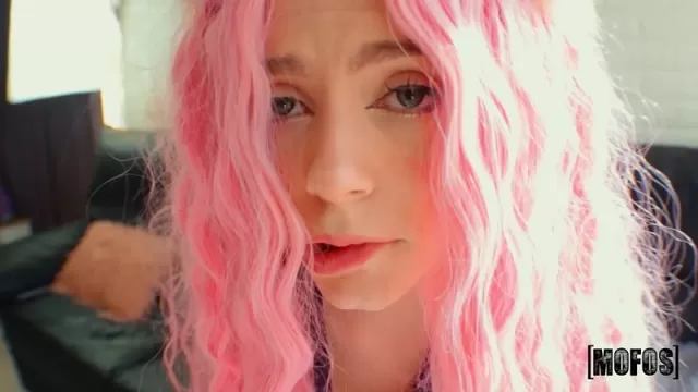 розовые волосы порно с писсингом