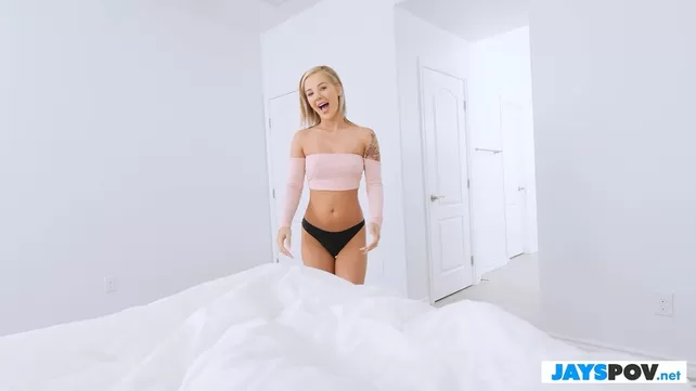 Vaginal creampie for a young beautiful blonde