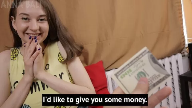 The cutie flowed at the sight of money and spread her legs