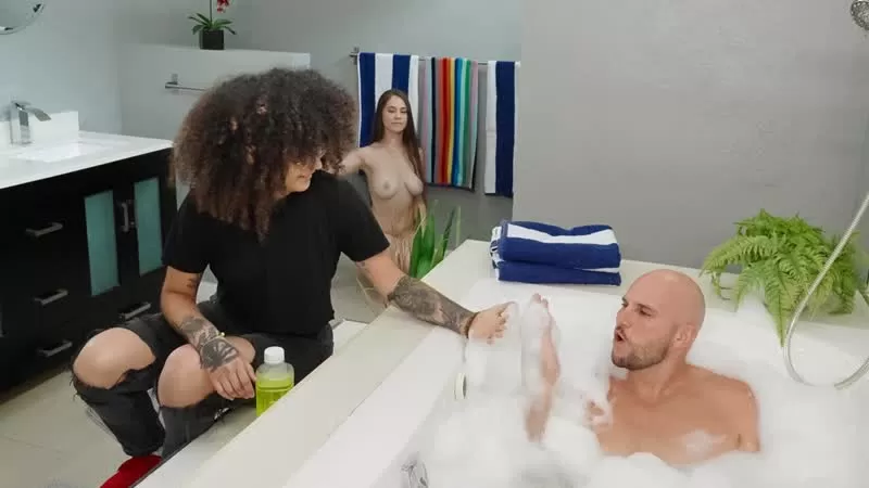 Секс мужик засунул голову в пизду - порно видео смотреть онлайн на massage-couples.ru