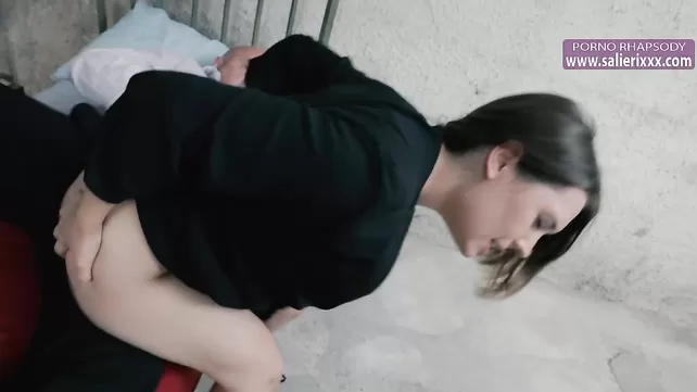 Italien Babes en tranchage vidéo baise avec local macho
