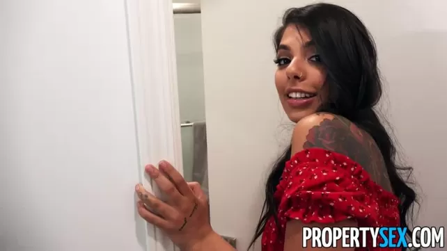 Gina Valentina substitutes the crotch for the vagina