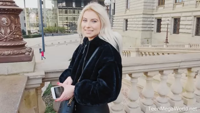 Сняли русскую девушку на улице. Смотреть русское порно видео бесплатно